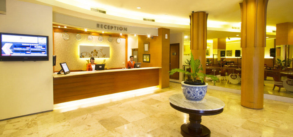 Hotel Bisanta Bidakara Tunjungan Surabaya Exterior photo