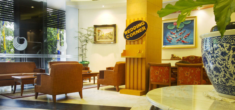 Hotel Bisanta Bidakara Tunjungan Surabaya Exterior photo